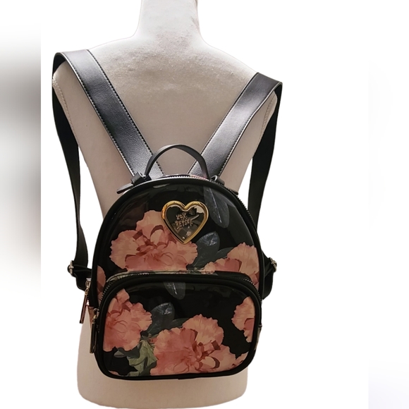 Betsey Johnson Travel Back Pack - Picture 2 of 16
